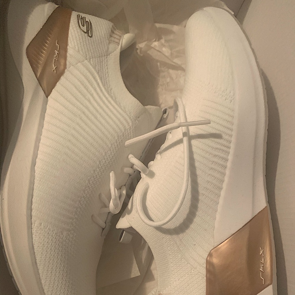 SKETCHERS WOMANS SIZE 10 MODENA WHITE AND ROSE GOLD BRAND NEW